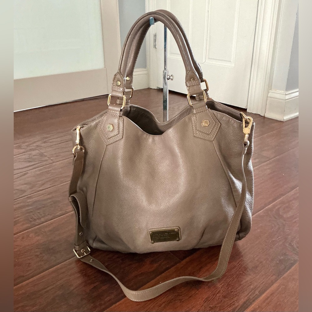 MARC BY MARC JACOBS Practical  LEATHER bag 🌷